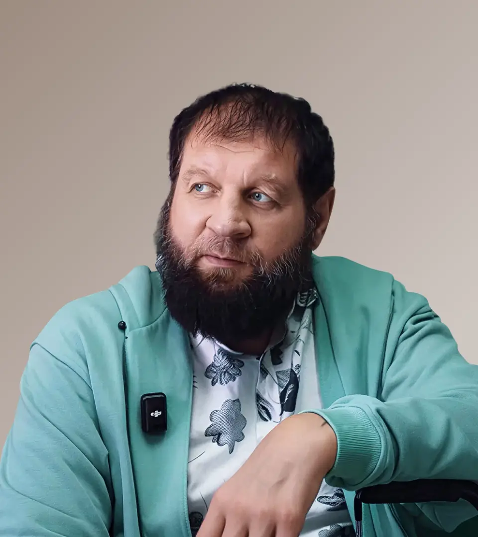 Пересадка волос у Александра Емельяненко