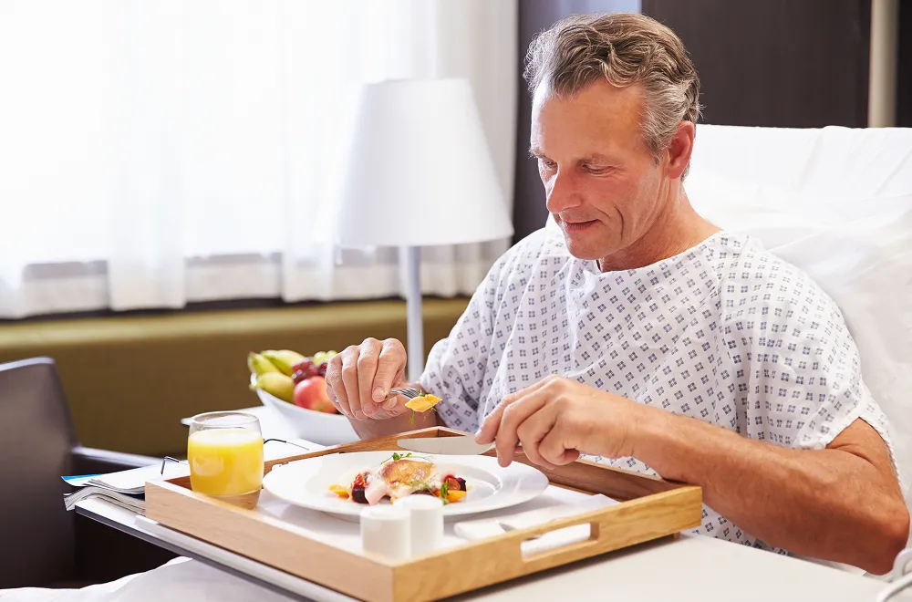 Полноценный обед и отдых для пациента